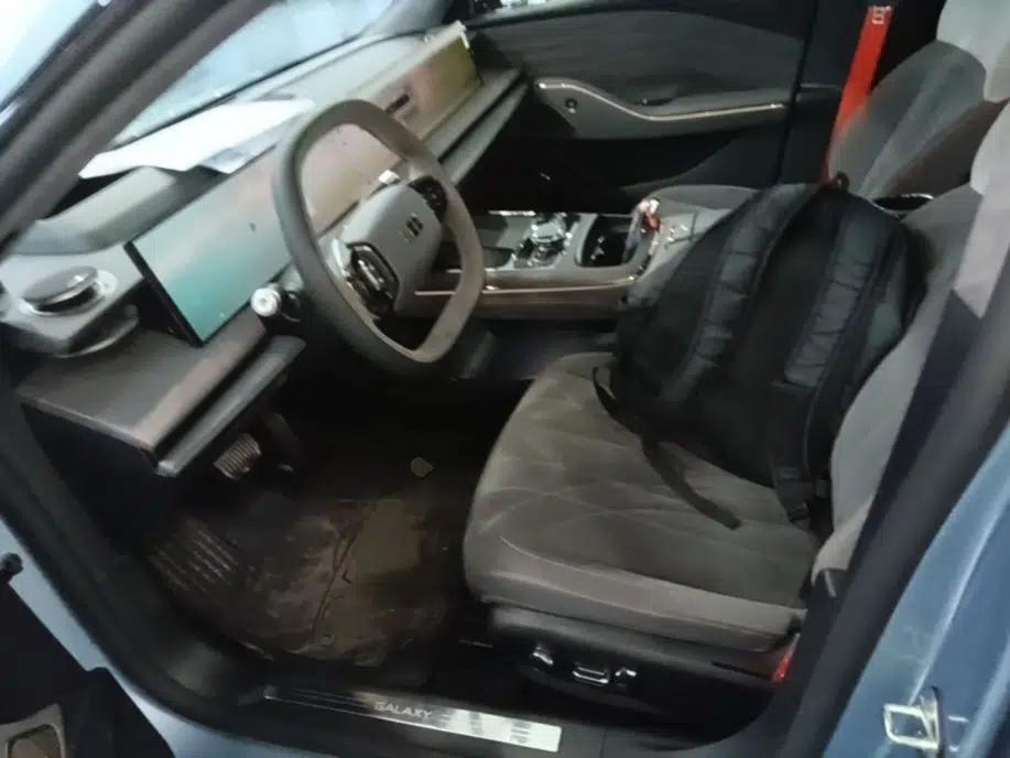 Geely Galaxy E8 2025 620 km All-Wheel Drive Starship LiDAR-Enabled Intelligent Driving Version — миниатюра 18