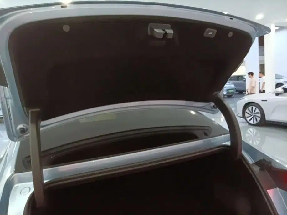 Geely Galaxy E8 2025 620 km All-Wheel Drive Starship LiDAR-Enabled Intelligent Driving Version — миниатюра 22
