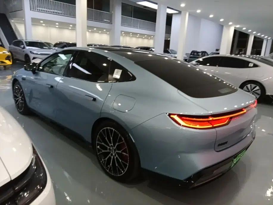 Geely Galaxy E8 2025 620 km All-Wheel Drive Starship LiDAR-Enabled Intelligent Driving Version — миниатюра 4