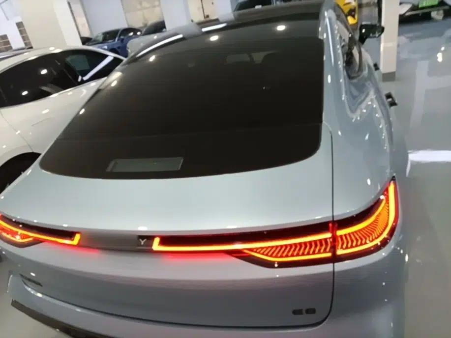 Geely Galaxy E8 2025 620 km All-Wheel Drive Starship LiDAR-Enabled Intelligent Driving Version — миниатюра 5