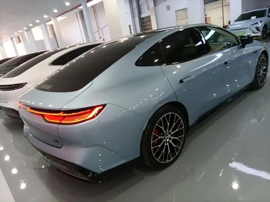 Geely Galaxy E8 2025 620 km All-Wheel Drive Starship LiDAR-Enabled Intelligent Driving Version — миниатюра 6