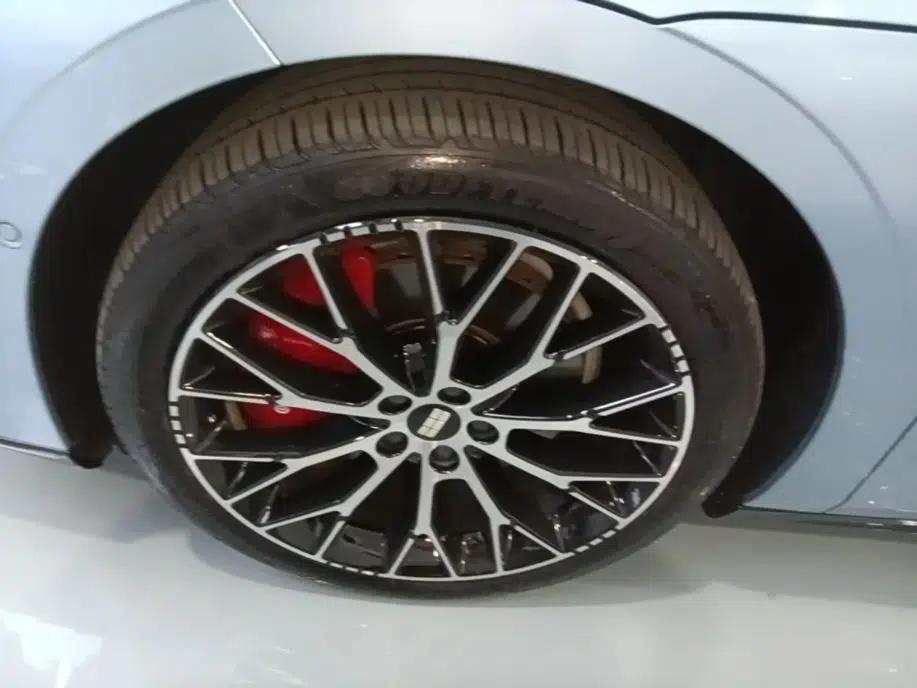 Geely Galaxy E8 2025 620 km All-Wheel Drive Starship LiDAR-Enabled Intelligent Driving Version — миниатюра 8
