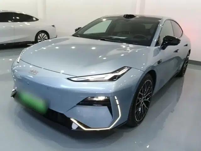 Geely Galaxy E8 2025 620 km All-Wheel Drive Starship LiDAR-Enabled Intelligent Driving Version
