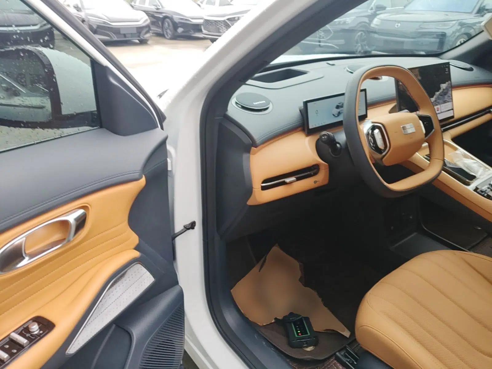 Geely Galaxy Xingjian 7 EM-i 2025 120km Navigator Edition — миниатюра 18