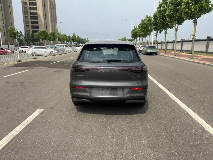 Geely Galaxy E5 2026 Model 530km Launch Edition — миниатюра 13