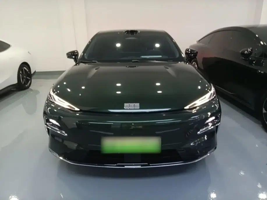Geely Galaxy 8 2025 130km EM-P Starship Edition — миниатюра 2