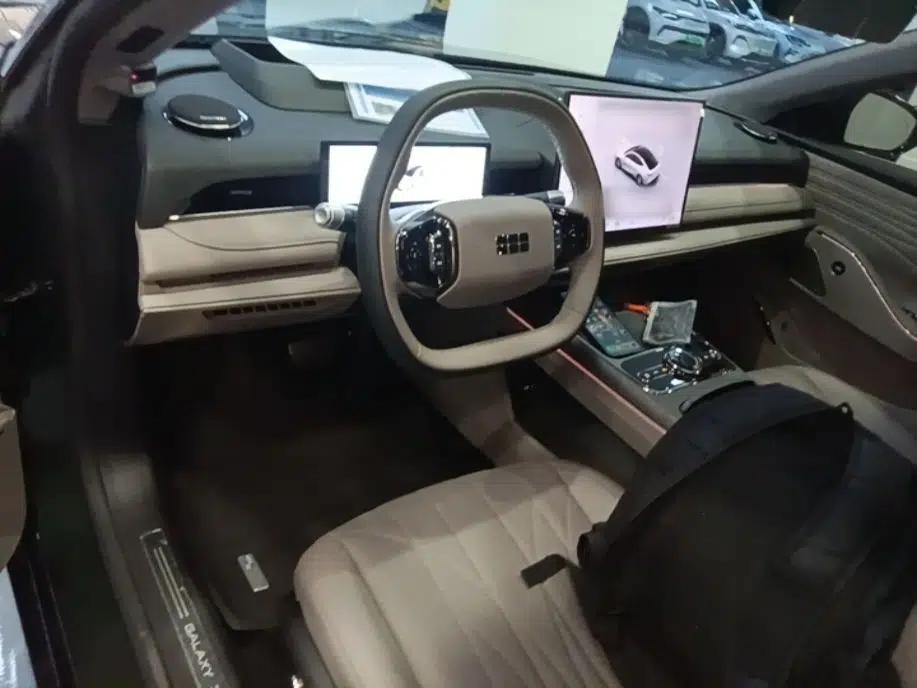 Geely Galaxy 8 2025 130km EM-P Starship Edition — миниатюра 13