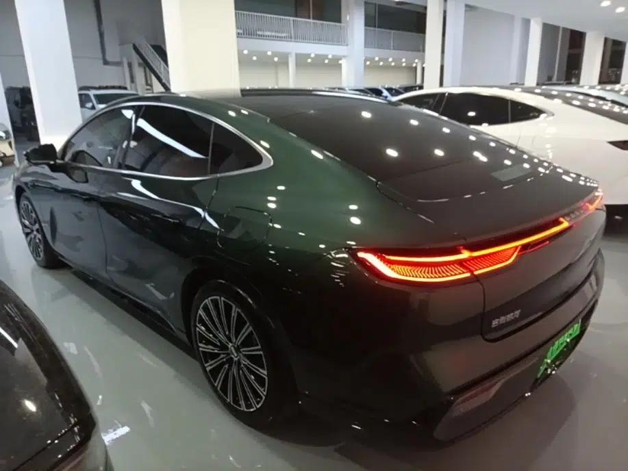 Geely Galaxy 8 2025 130km EM-P Starship Edition — миниатюра 4