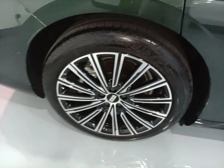Geely Galaxy 8 2025 130km EM-P Starship Edition — миниатюра 10