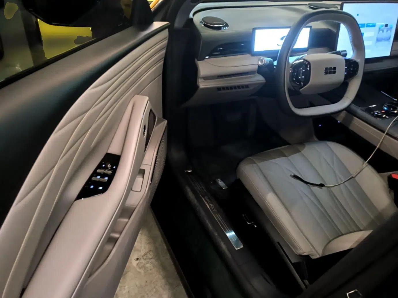 Geely Galaxy 8 2025 130km EM-i Deluxe Edition — миниатюра 19
