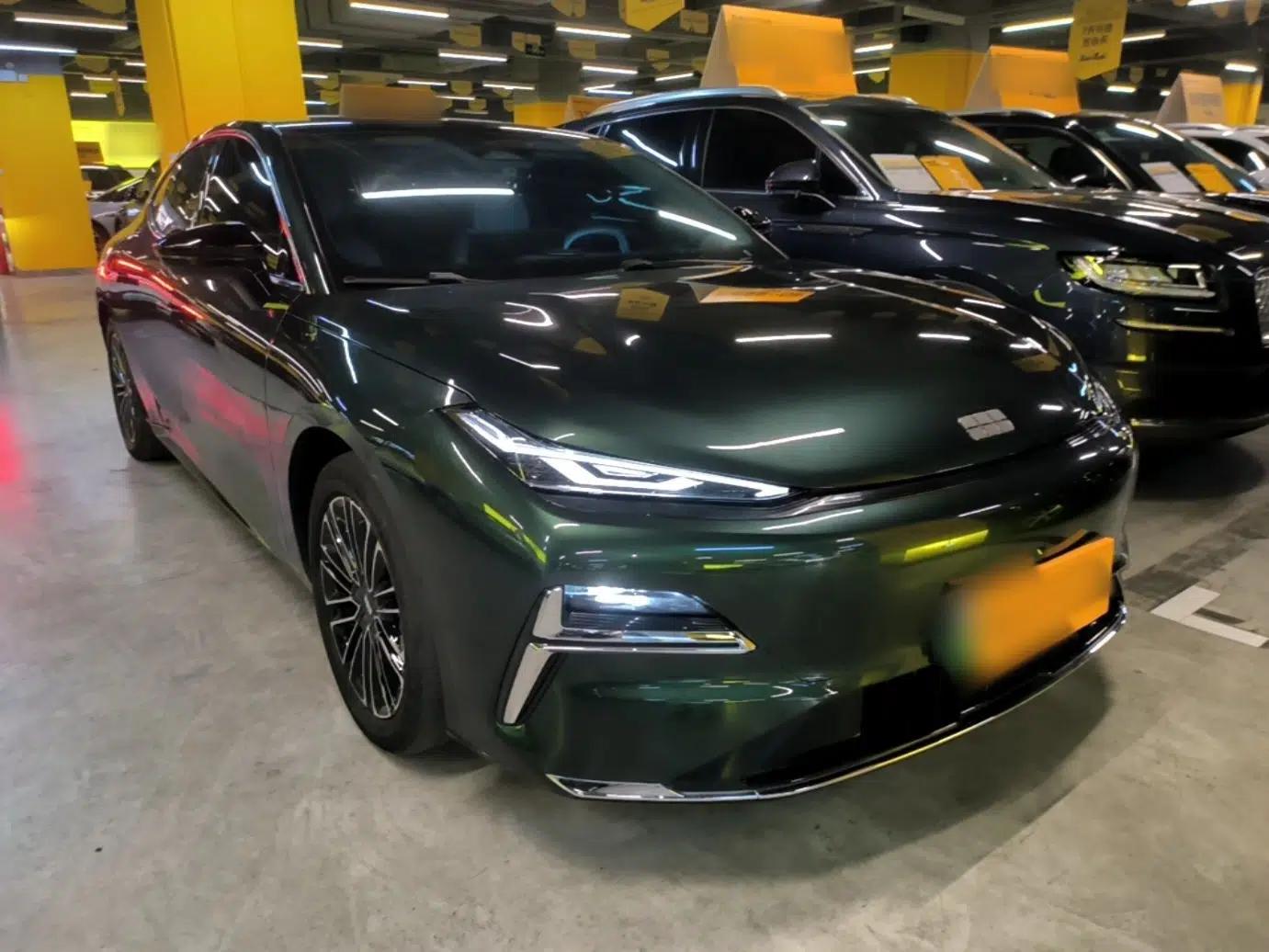 Geely Galaxy 8 2025 130km EM-i Deluxe Edition — миниатюра 3