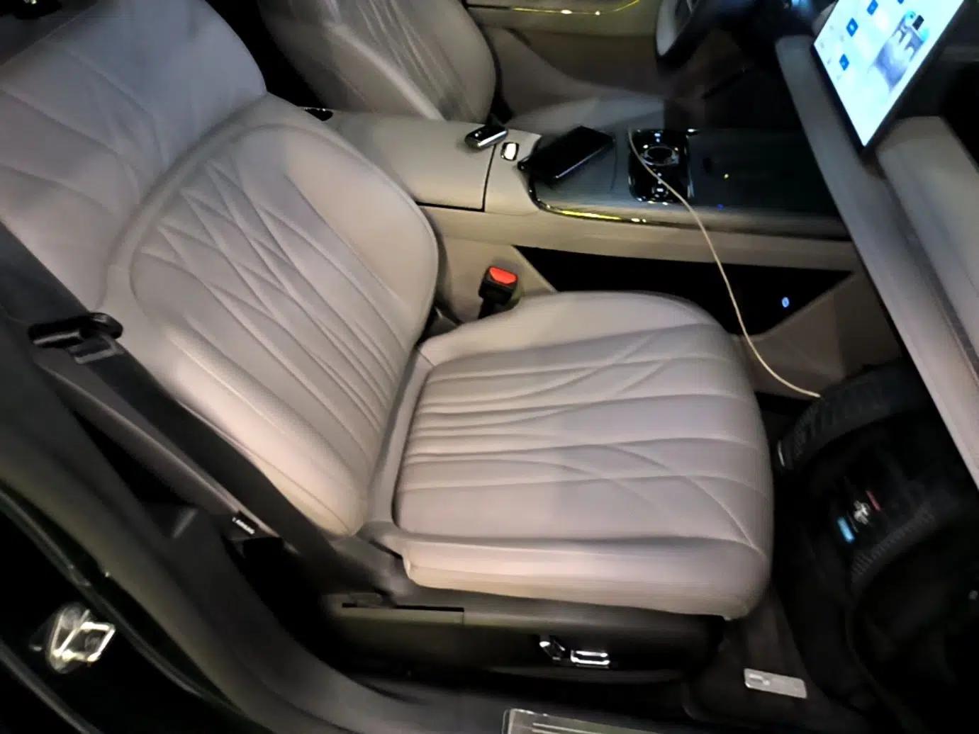 Geely Galaxy 8 2025 130km EM-i Deluxe Edition — миниатюра 23
