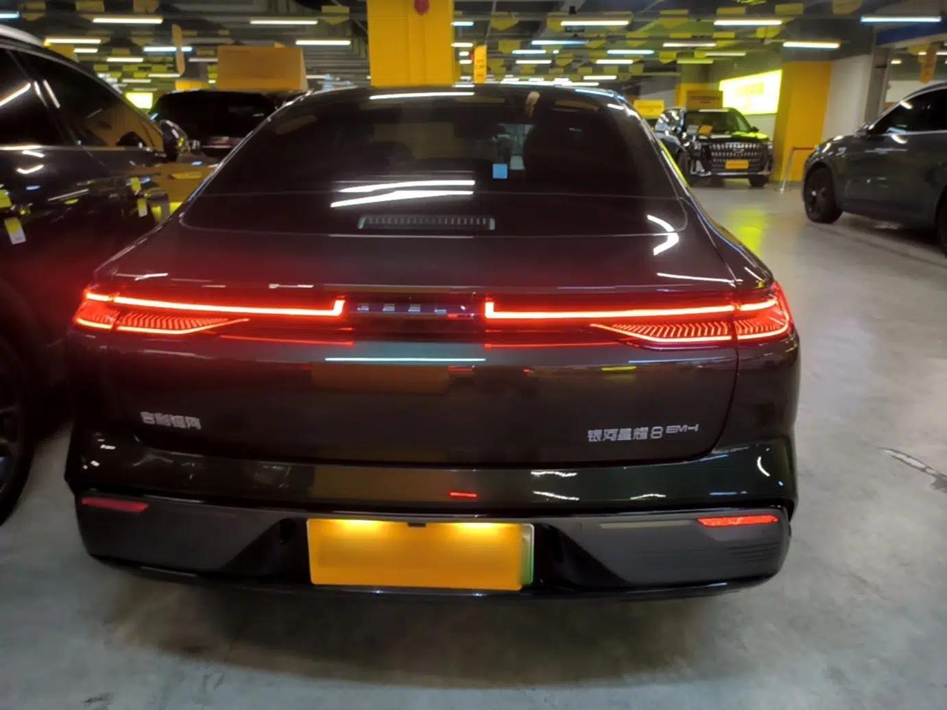 Geely Galaxy 8 2025 130km EM-i Deluxe Edition — миниатюра 5