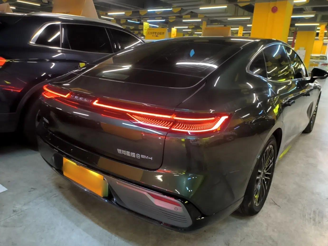 Geely Galaxy 8 2025 130km EM-i Deluxe Edition — миниатюра 6