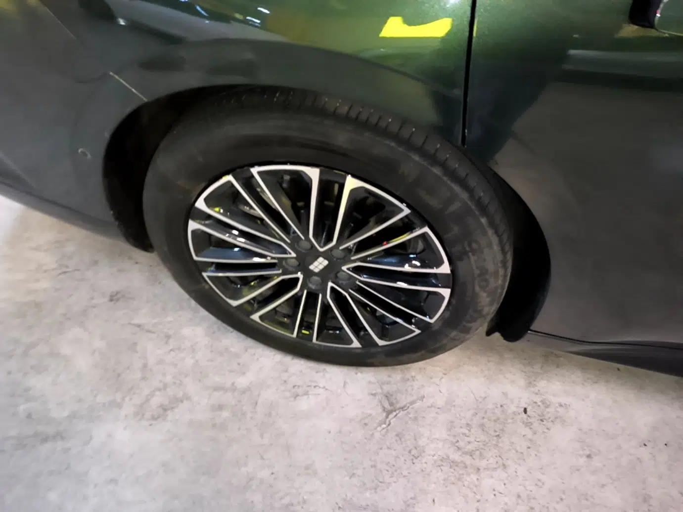 Geely Galaxy 8 2025 130km EM-i Deluxe Edition — миниатюра 10