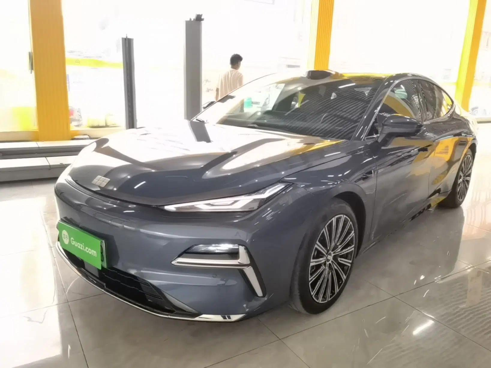 Geely Galaxy 8 2025 130km EM-P Starship Edition — миниатюра 1