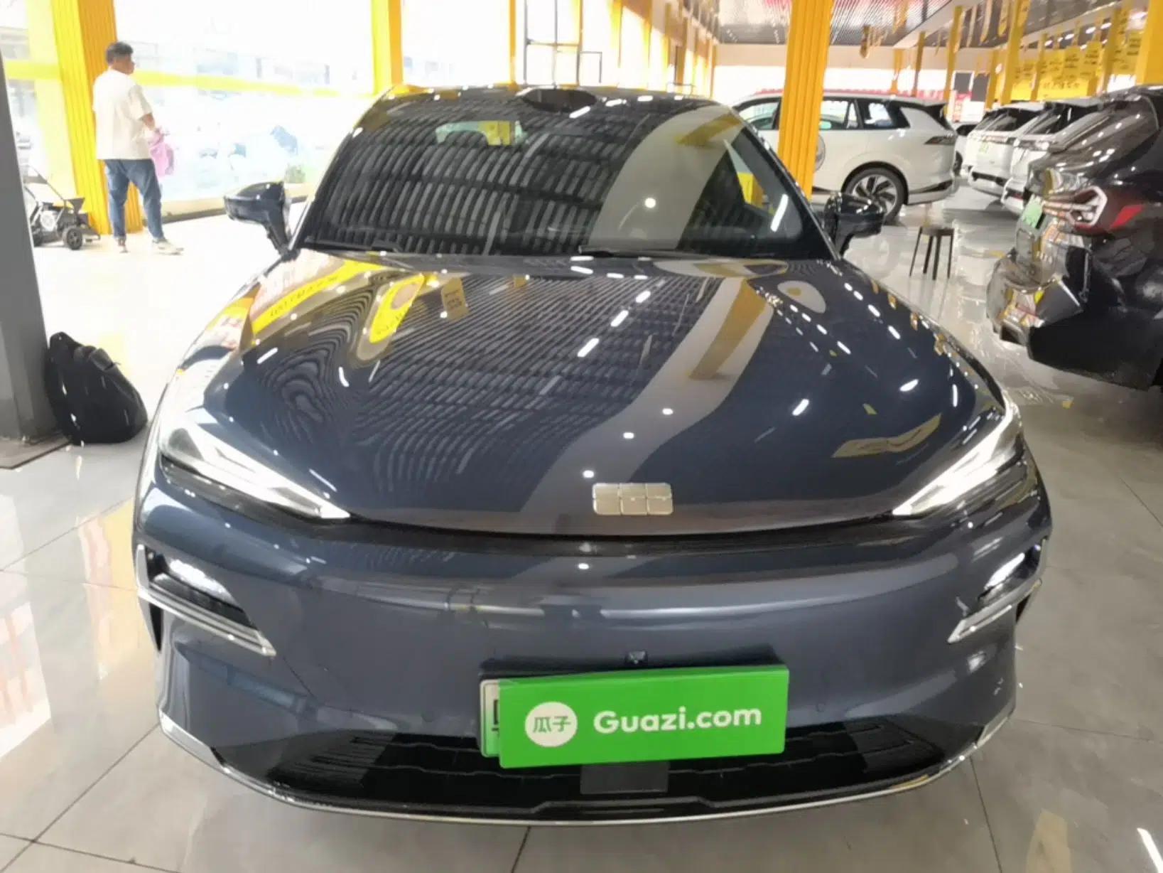 Geely Galaxy 8 2025 130km EM-P Starship Edition — миниатюра 2
