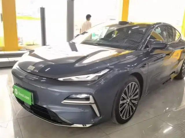 Geely Galaxy 8 2025 130km EM-P Starship Edition