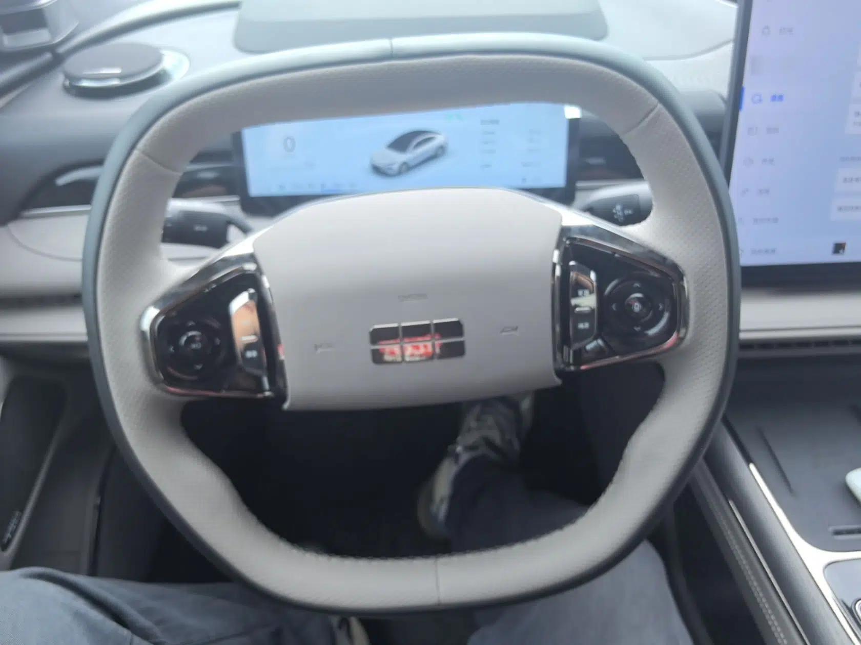 Geely Galaxy 8 2025 130km EM-P Starship Edition — миниатюра 14