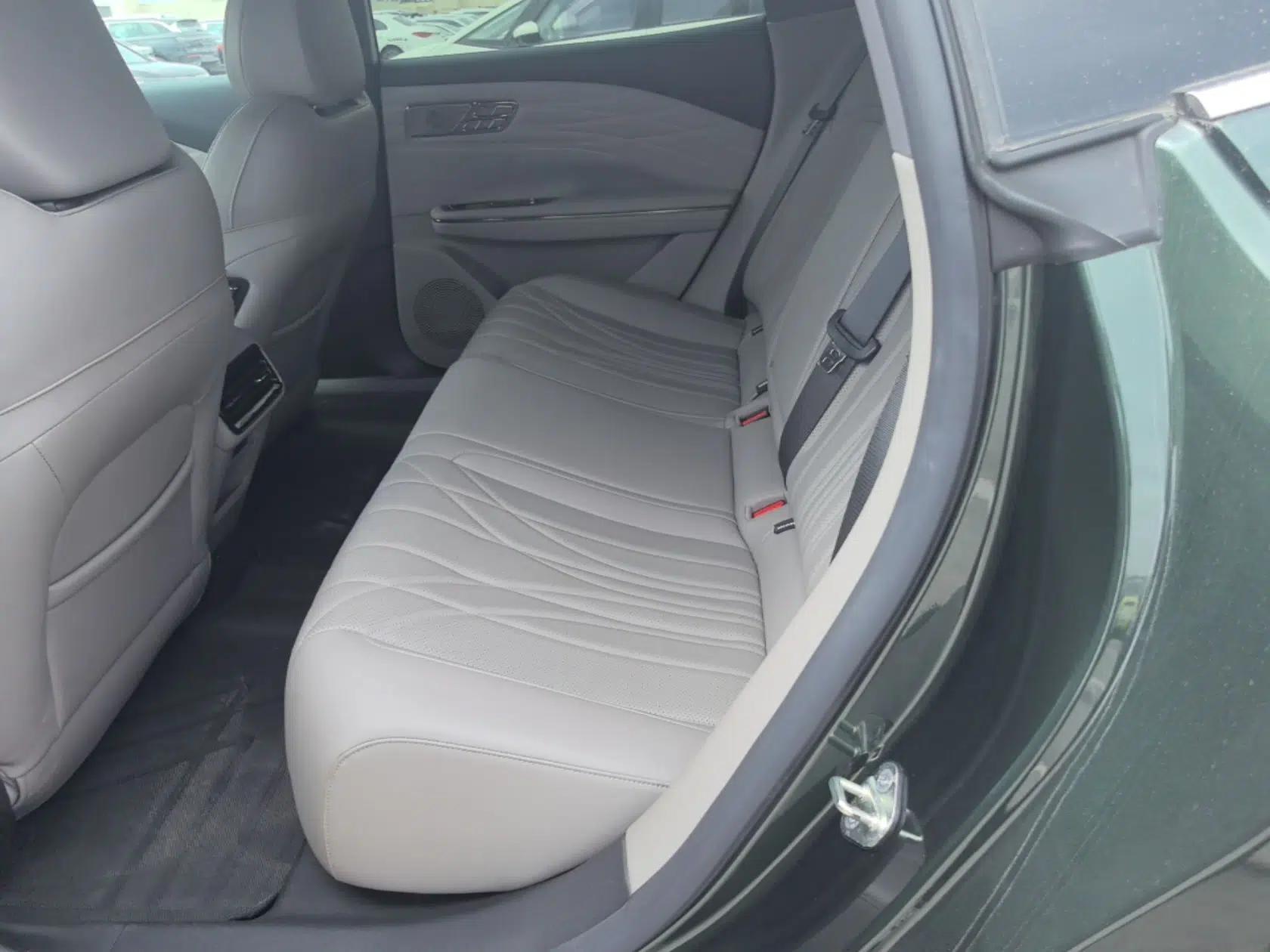 Geely Galaxy 8 2025 130km EM-P Starship Edition — миниатюра 20