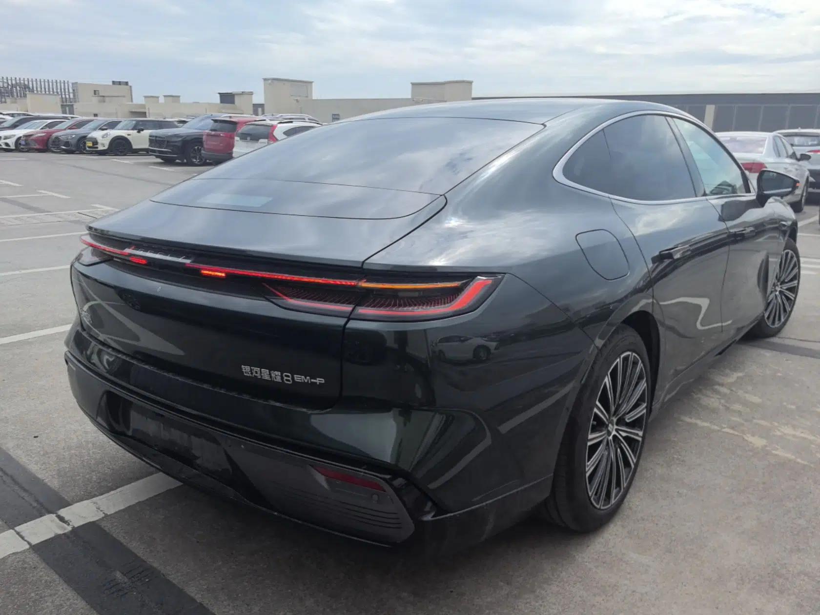 Geely Galaxy 8 2025 130km EM-P Starship Edition — миниатюра 6