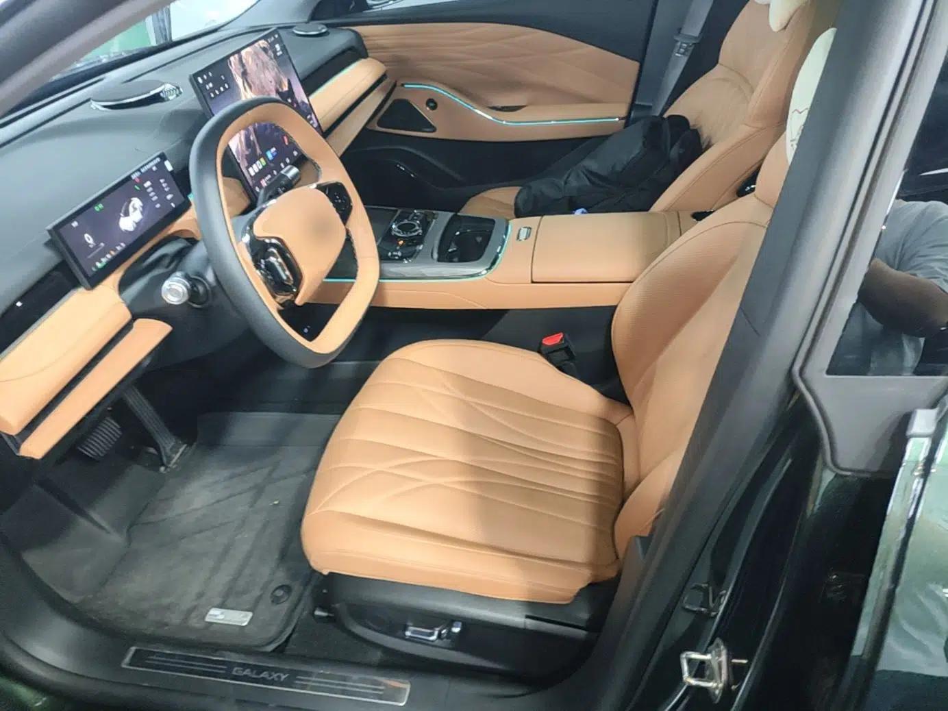 Geely Galaxy 8 2025 130km EM-i Deluxe Edition — миниатюра 18