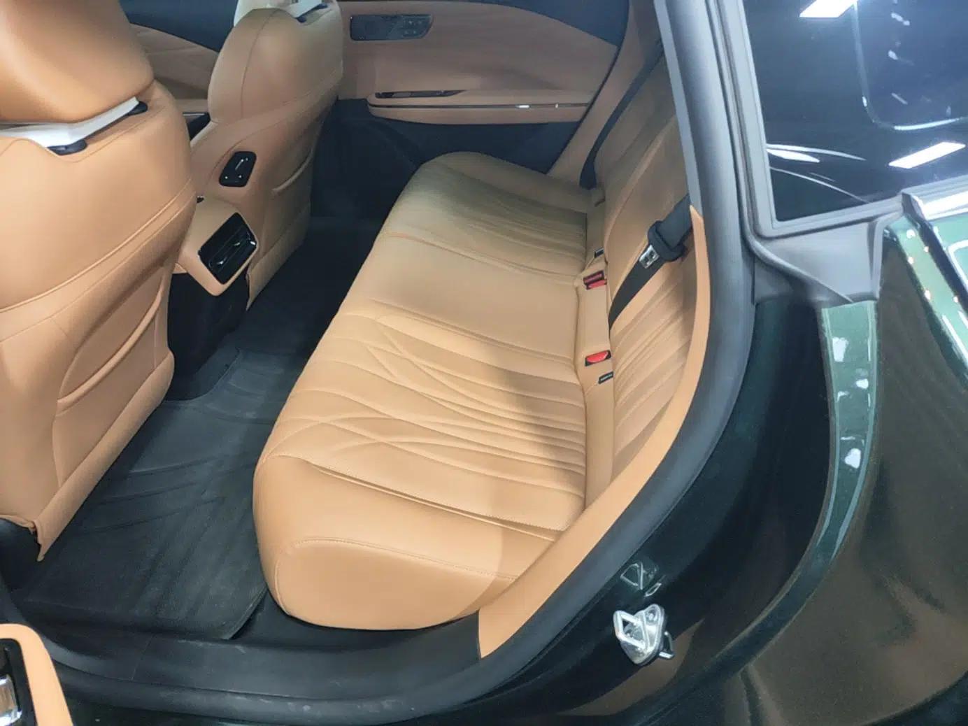 Geely Galaxy 8 2025 130km EM-i Deluxe Edition — миниатюра 20