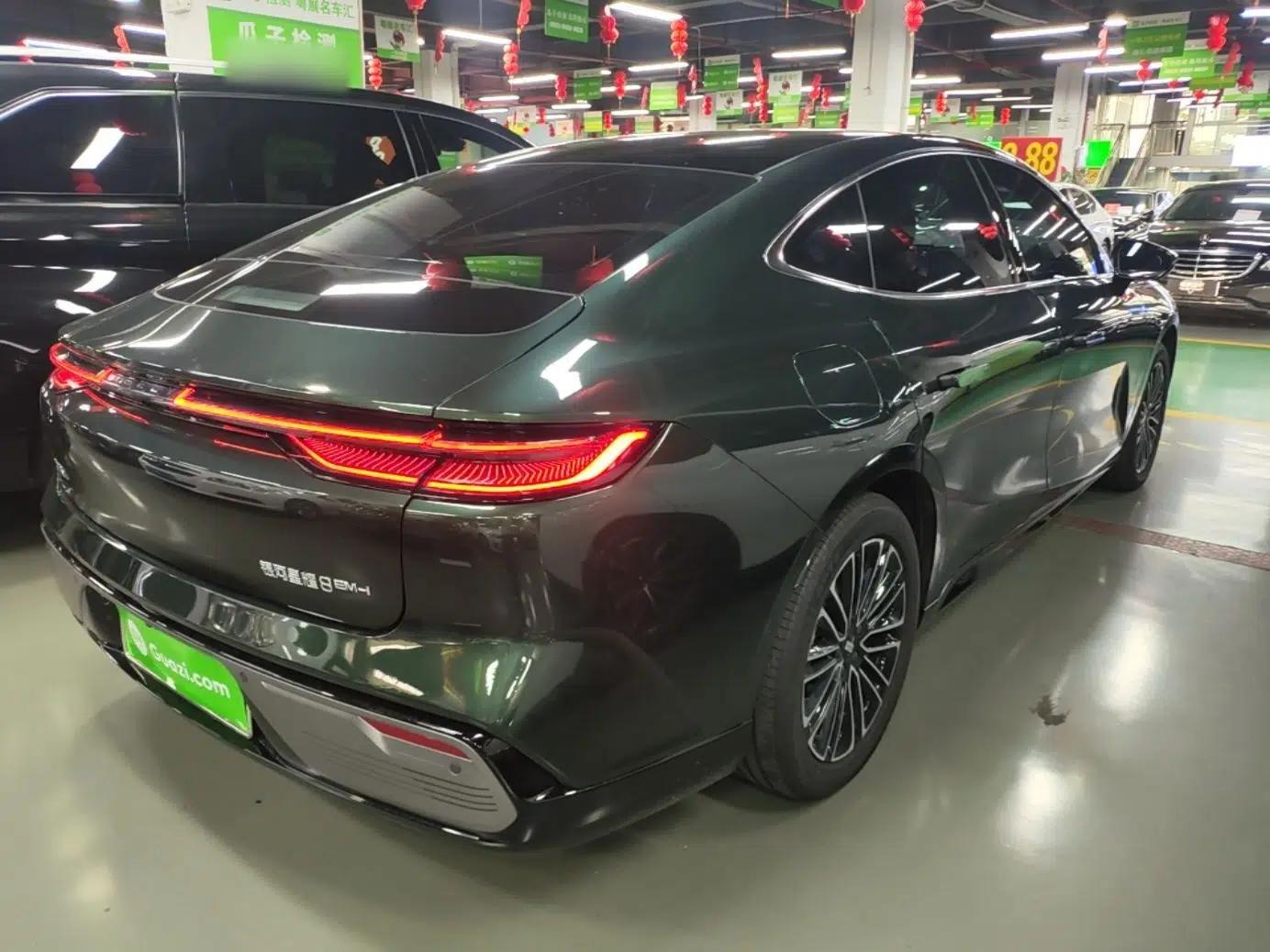 Geely Galaxy 8 2025 130km EM-i Deluxe Edition — миниатюра 6