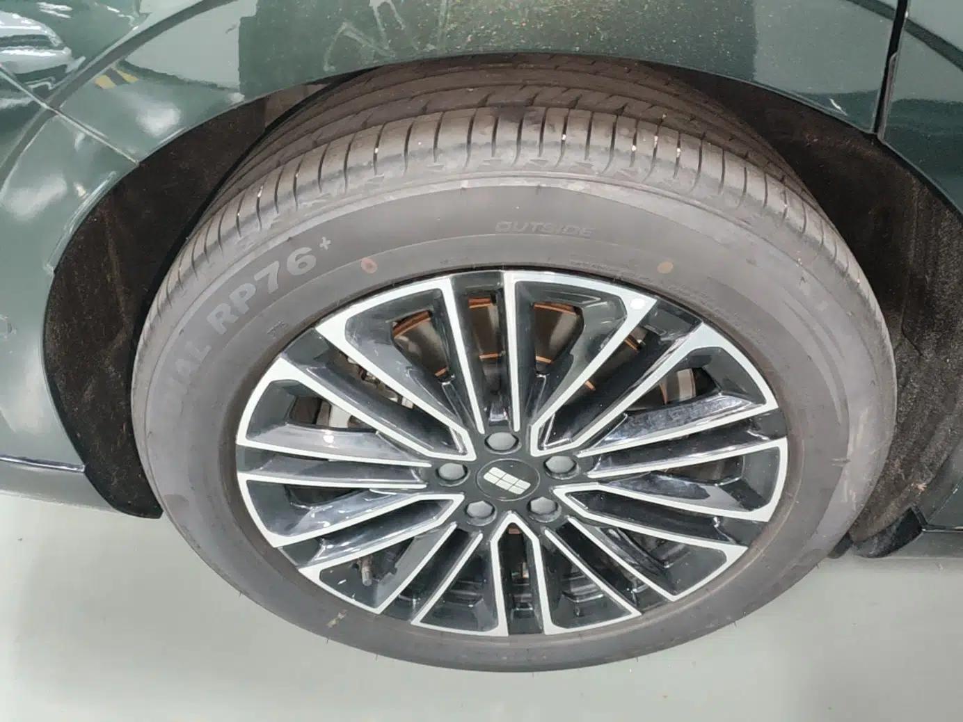 Geely Galaxy 8 2025 130km EM-i Deluxe Edition — миниатюра 10