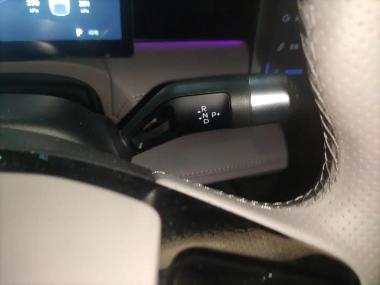 Geely Galaxy 8 2025 130km EM-i Prestige Edition — миниатюра 15