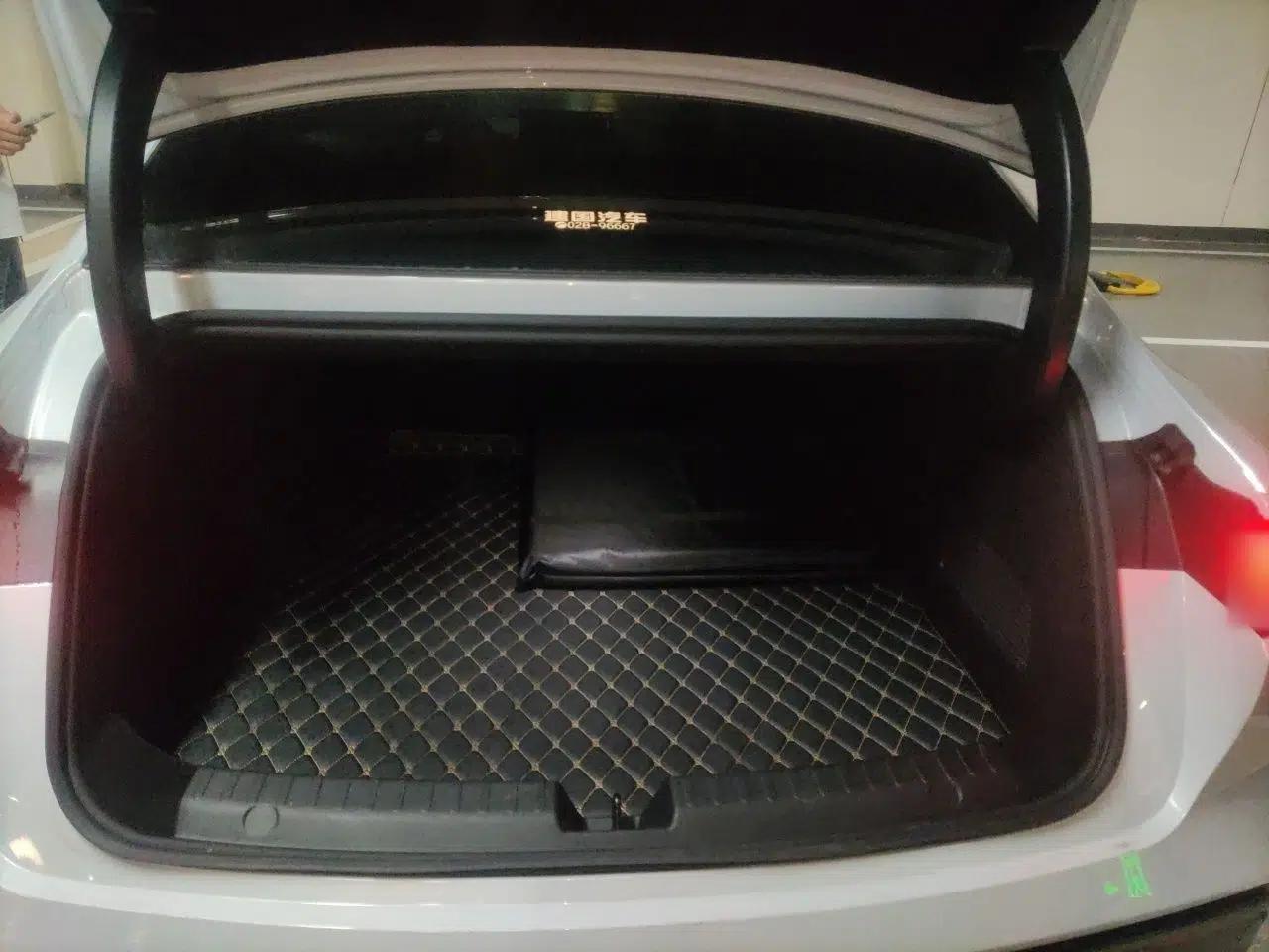 Geely Galaxy 8 2025 130km EM-i Prestige Edition — миниатюра 20