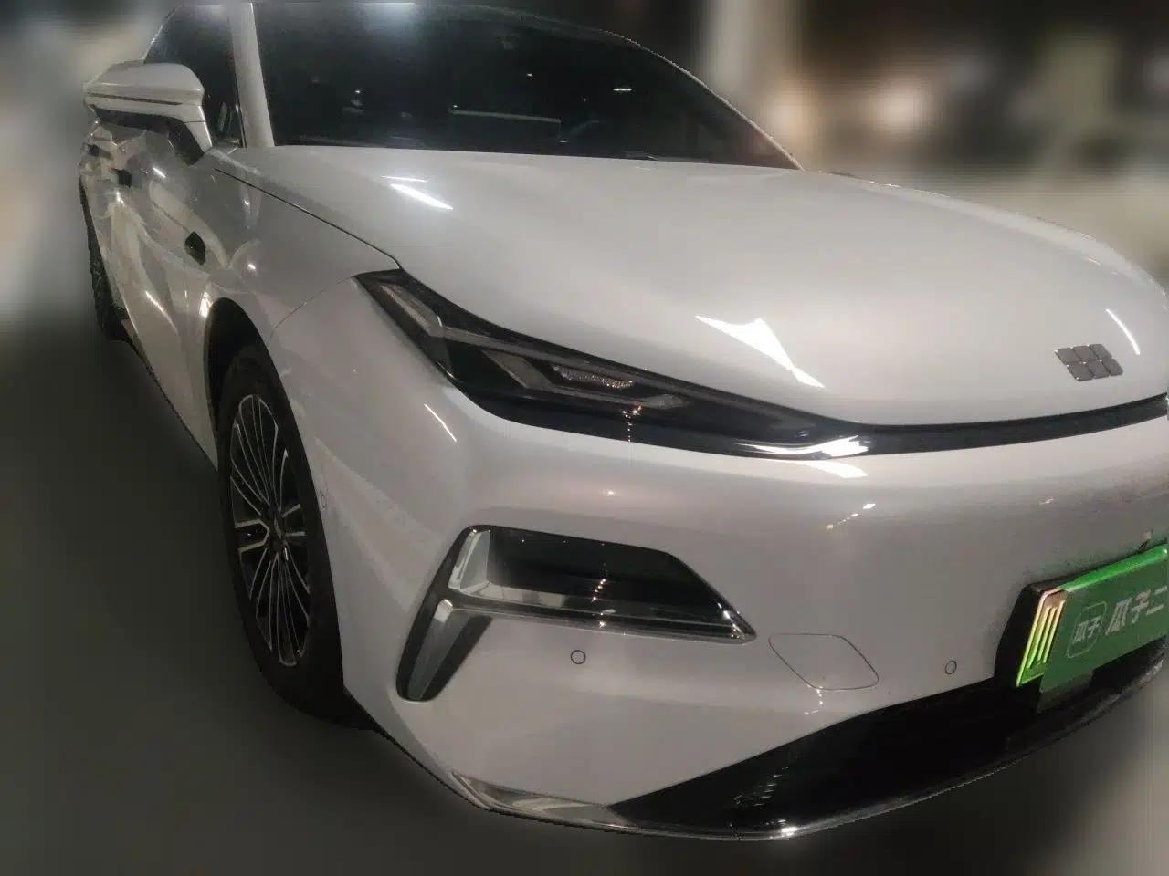 Geely Galaxy 8 2025 130km EM-i Prestige Edition — миниатюра 3