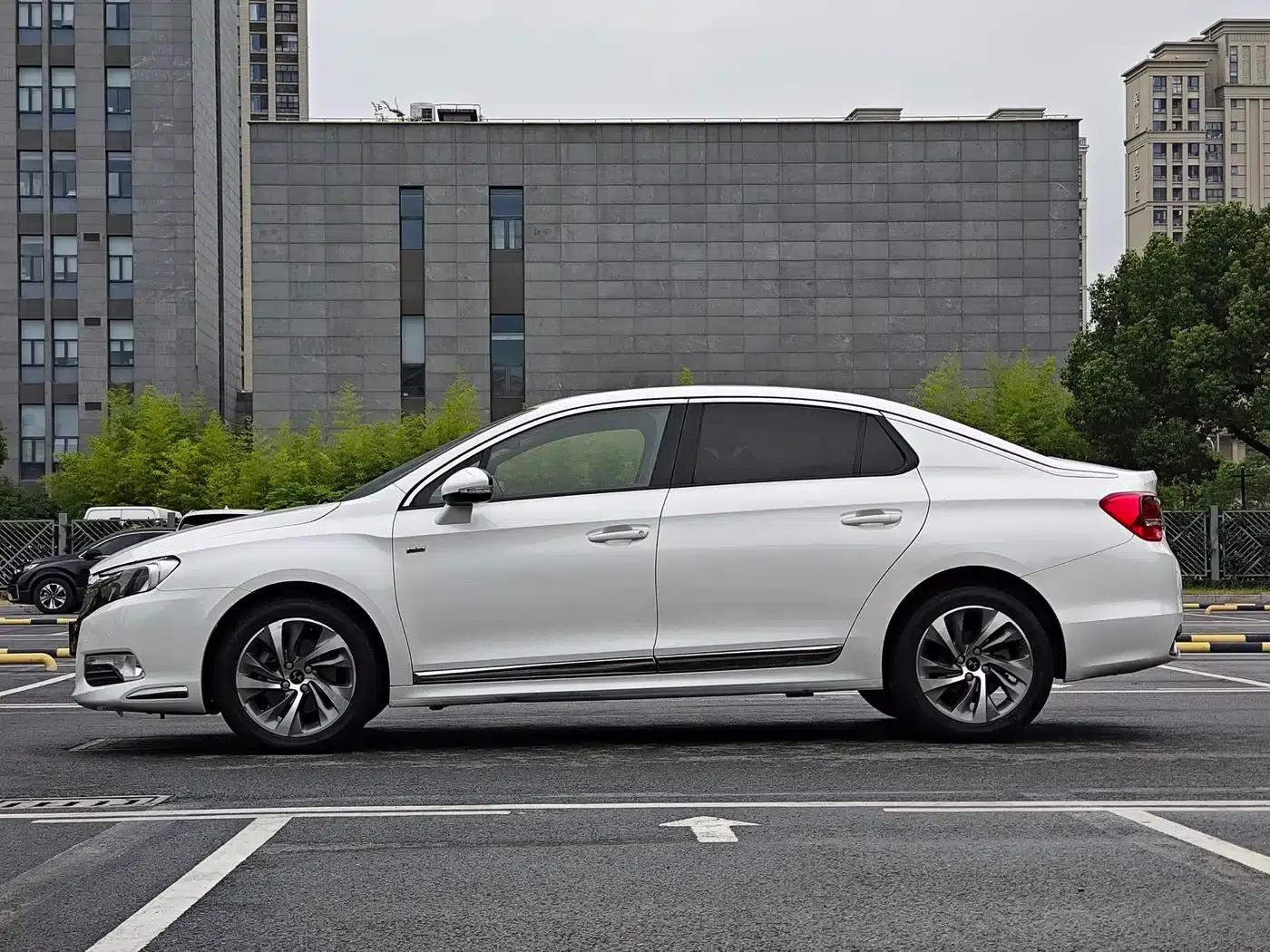 DS 5LS 2014 1.6T Luxury Edition THP160 — миниатюра 6