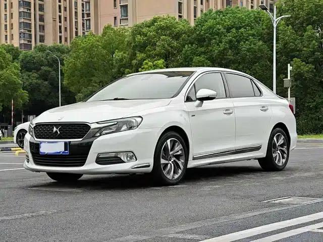DS 5LS 2014 1.6T Luxury Edition THP160