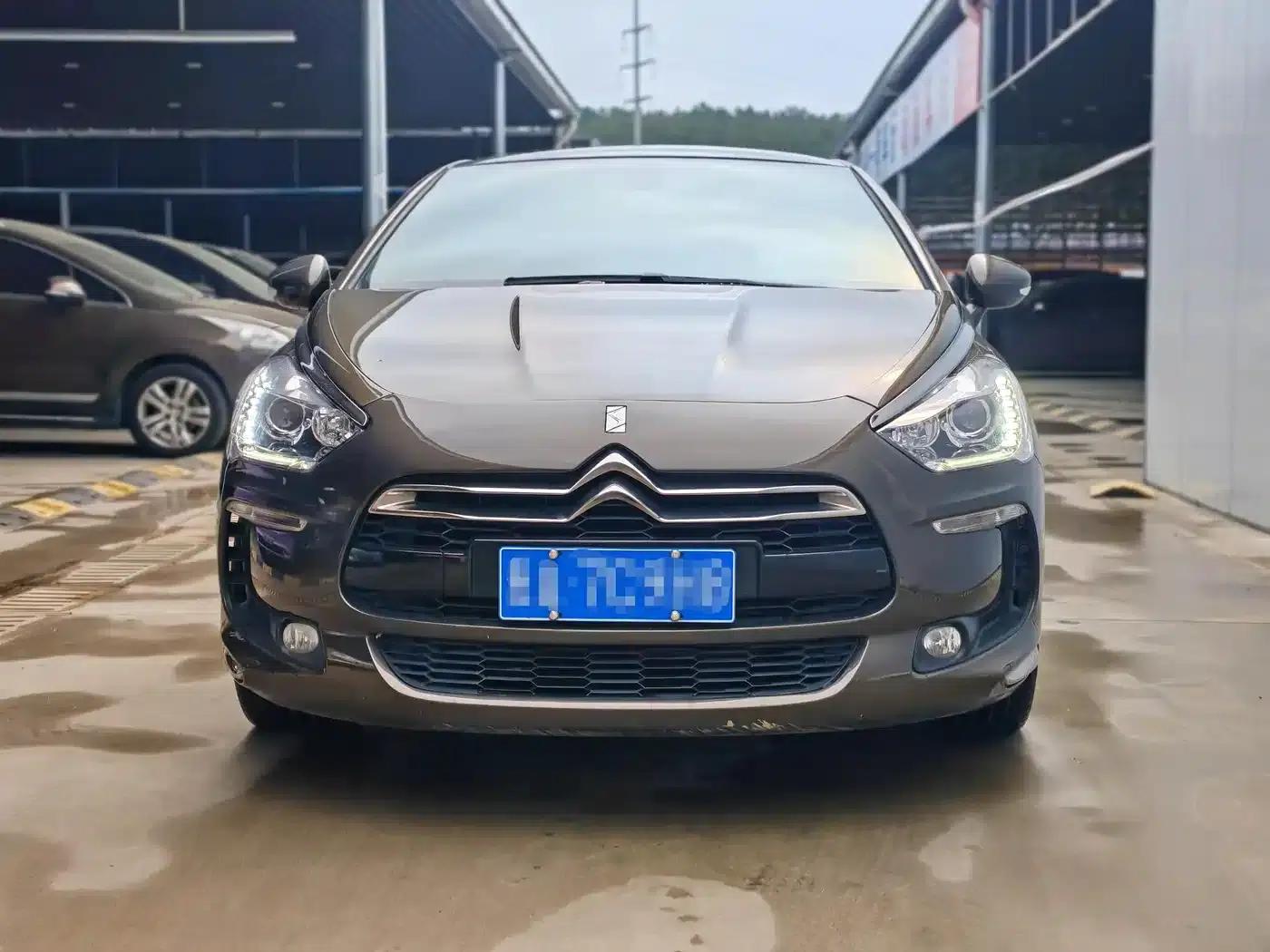 DS 5 2013 1.6T Luxury Edition THP200 — миниатюра 4