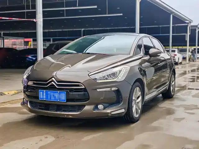DS 5 2013 1.6T Luxury Edition THP200