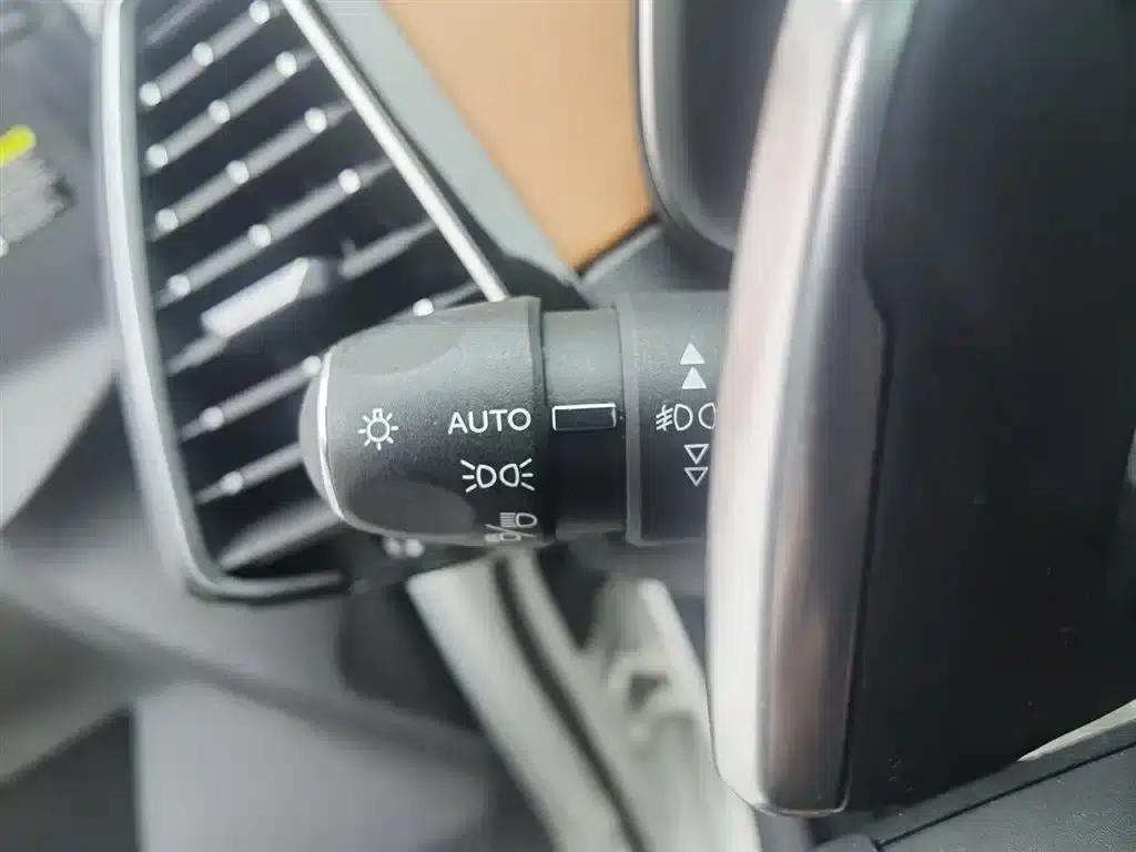 DS 7 2018 45THP Rivoli Pioneer Edition — миниатюра 21