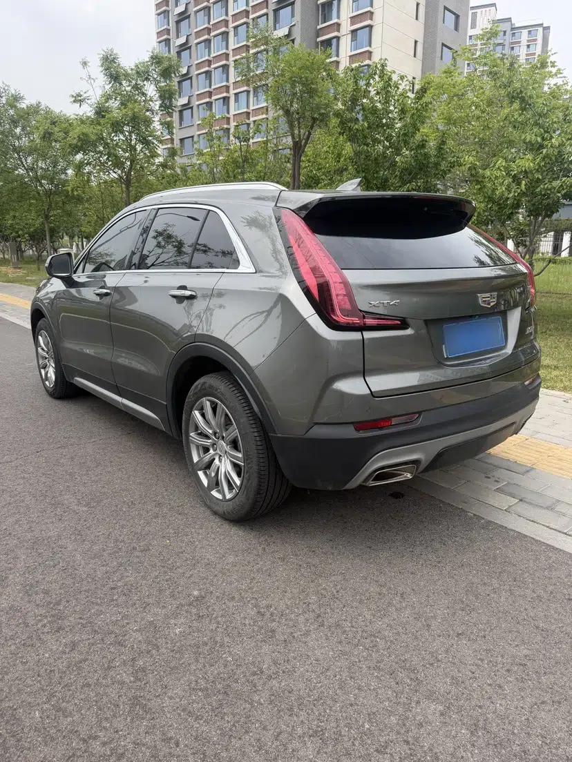 Cadillac XT4 2018 28T Two-Wheel Drive Leading Version — миниатюра 3