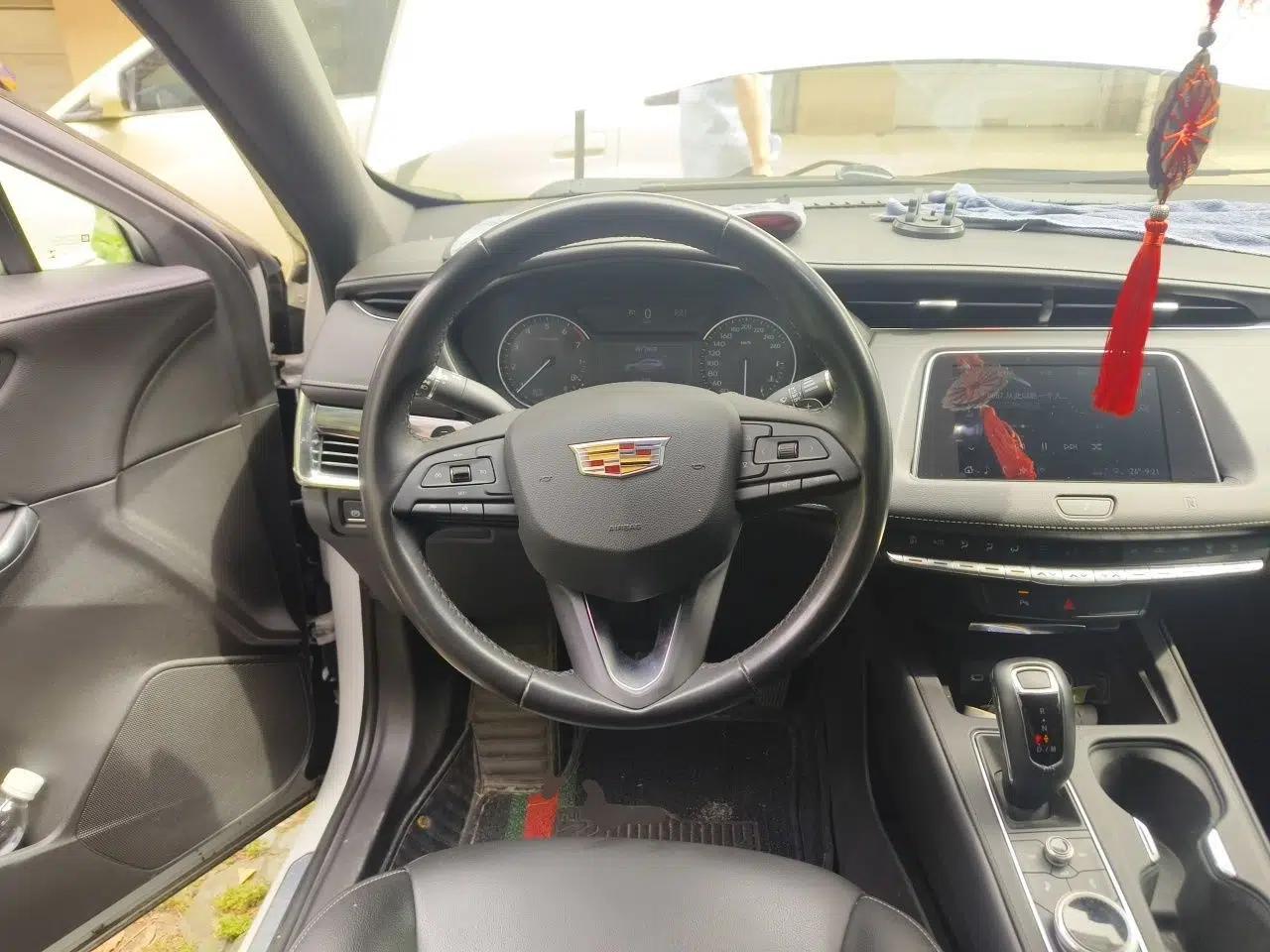 Cadillac XT4 2018 28T Two-Wheel Drive Tech Version — миниатюра 11
