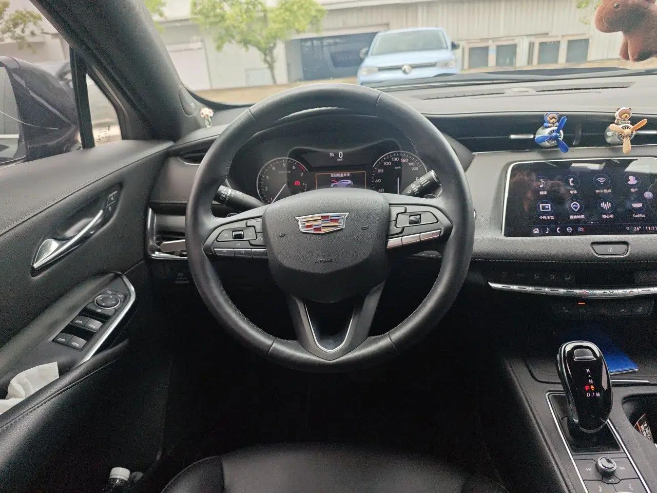 Cadillac XT4 2022 28T Two-Wheel-Drive Luxury Version — миниатюра 11