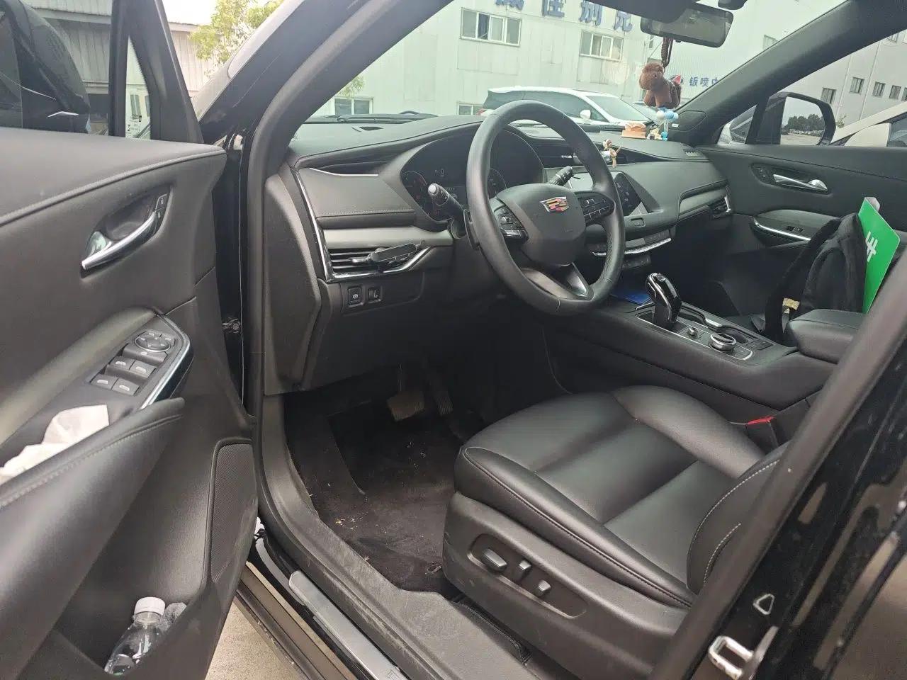 Cadillac XT4 2022 28T Two-Wheel-Drive Luxury Version — миниатюра 17