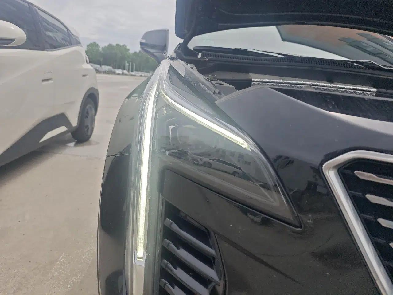 Cadillac XT4 2022 28T Two-Wheel-Drive Luxury Version — миниатюра 7