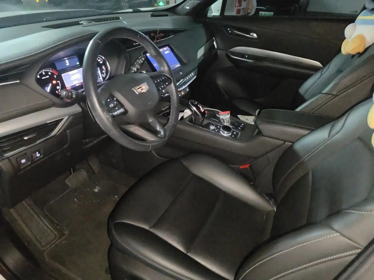 Cadillac XT4 2021 28T Two-Wheel Drive Leading Version — миниатюра 16