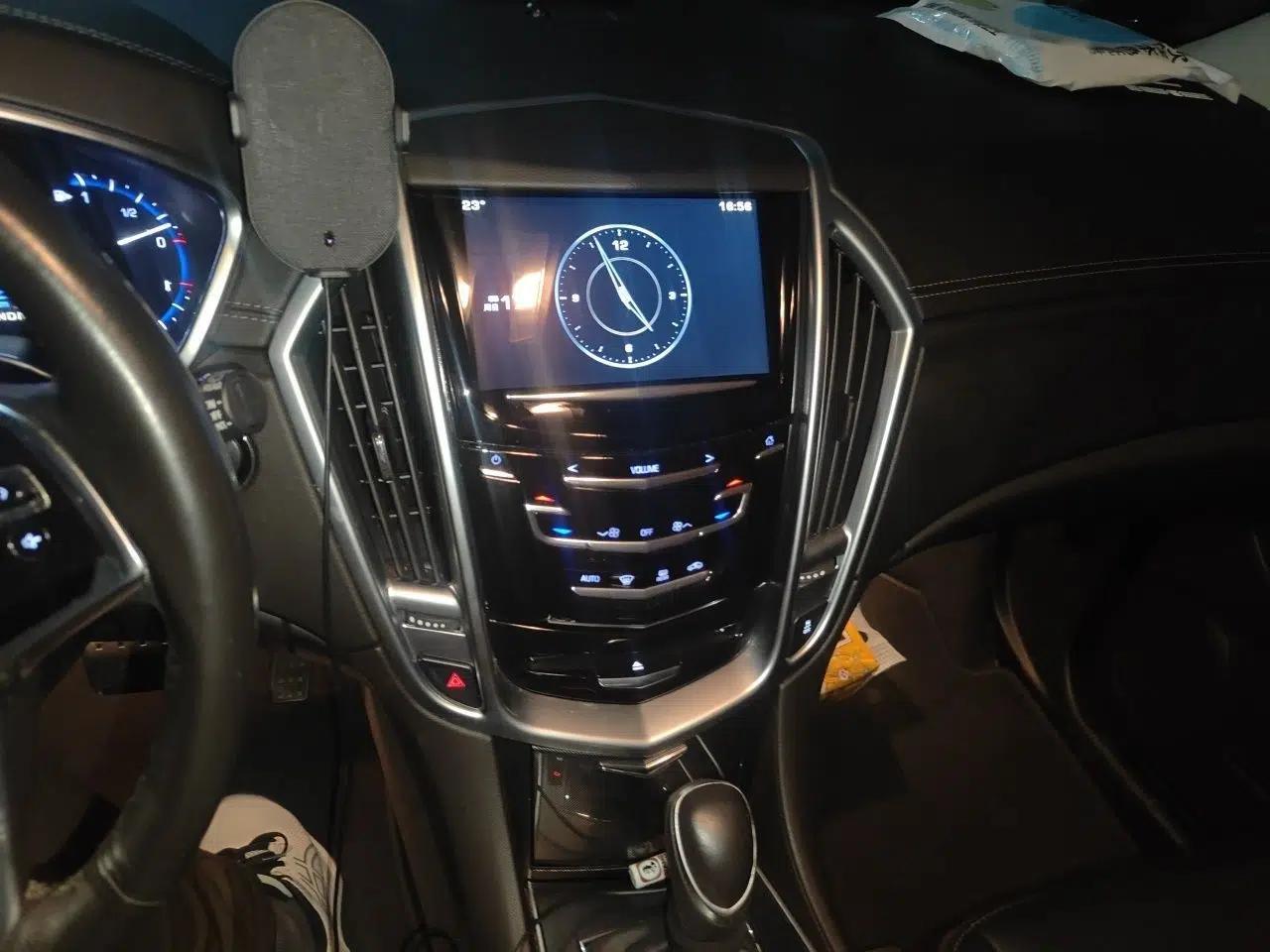 Cadillac SRX 2015 3.0L Comfort Version — миниатюра 12