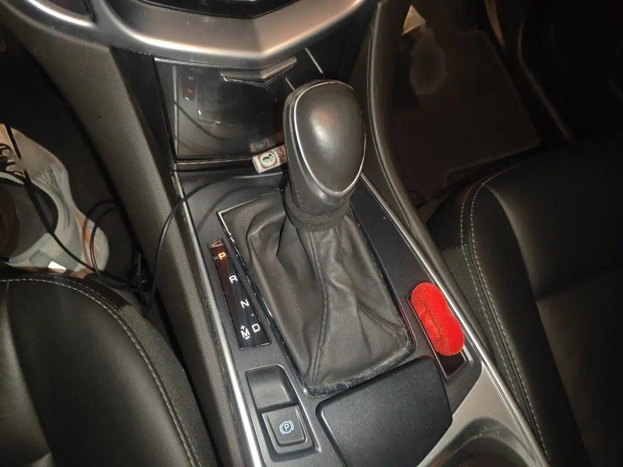 Cadillac SRX 2015 3.0L Comfort Version — миниатюра 13