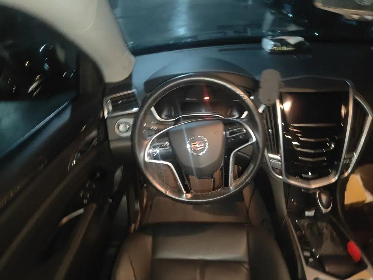 Cadillac SRX 2015 3.0L Comfort Version — миниатюра 9