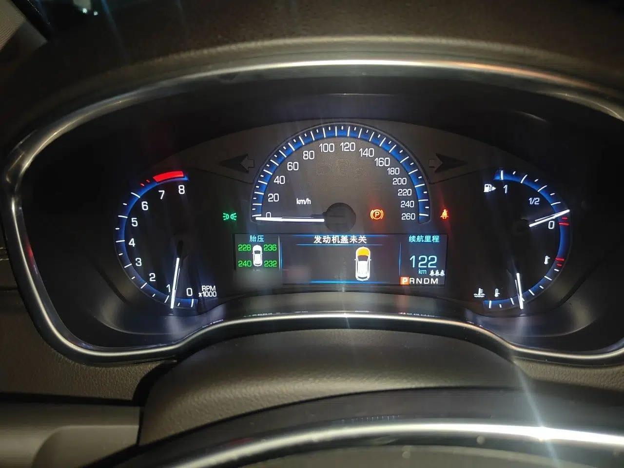Cadillac SRX 2015 3.0L Comfort Version — миниатюра 10