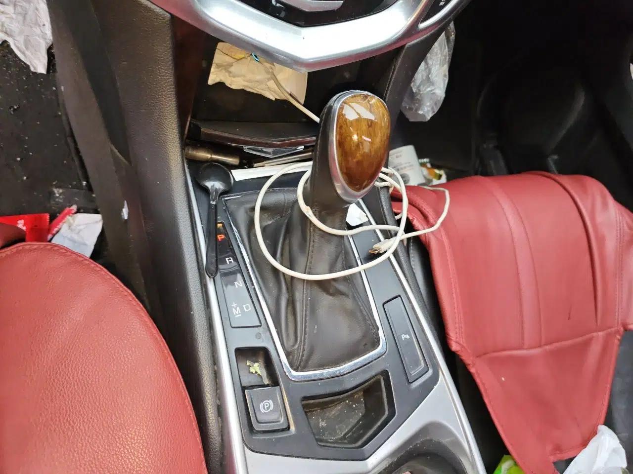 Cadillac SRX 2013 3.0L Elite Model — миниатюра 15