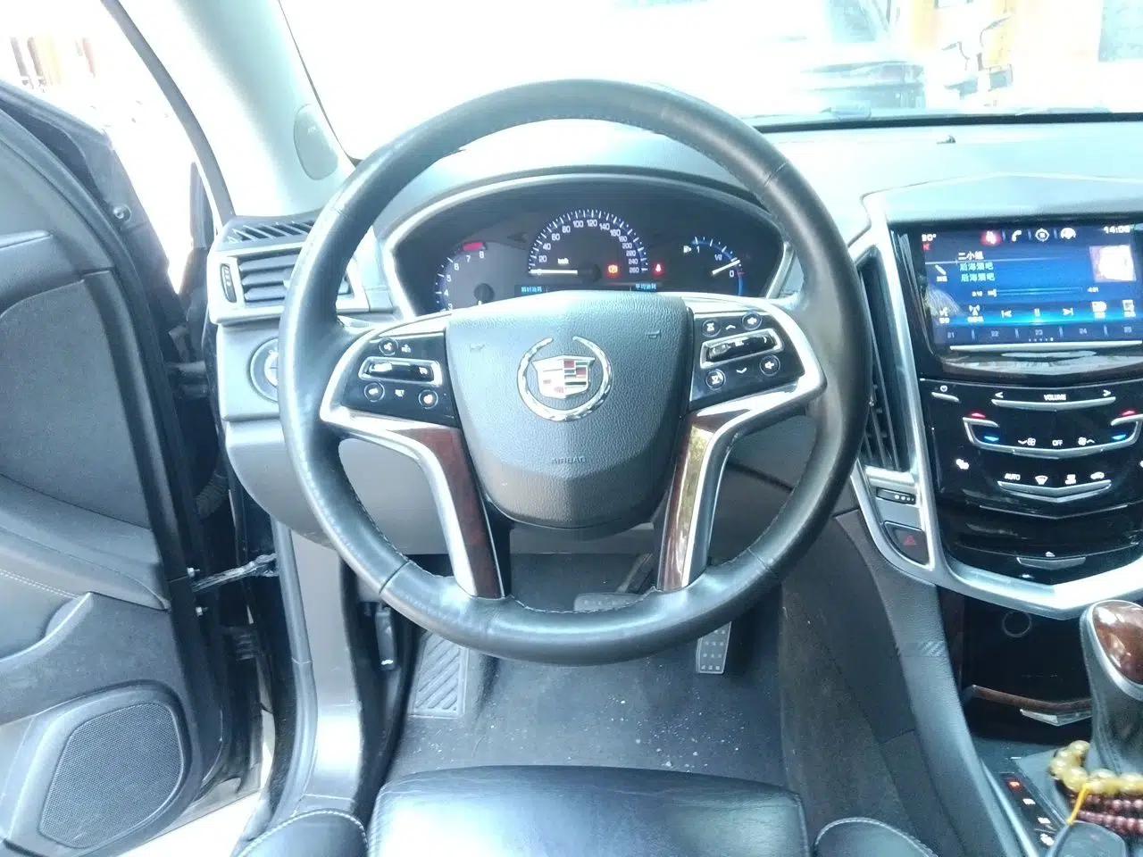 Cadillac SRX 2015 3.0L Elite Model — миниатюра 11