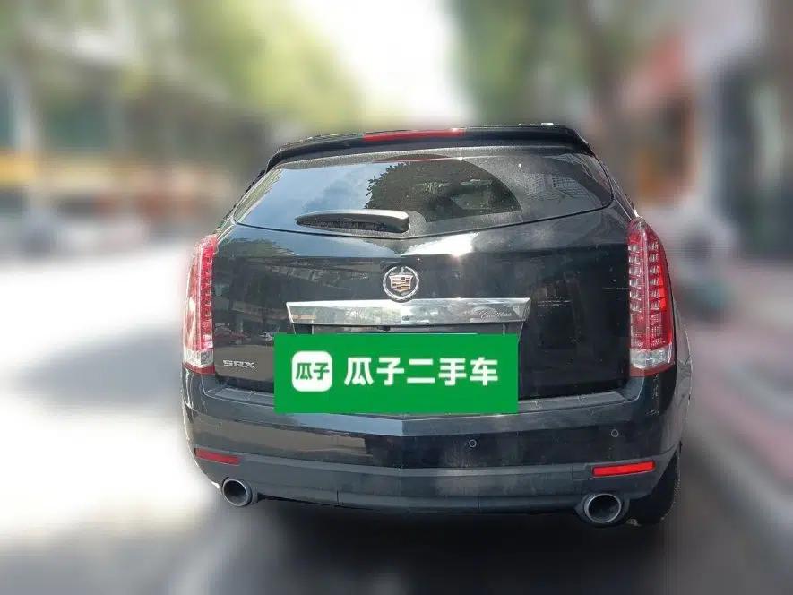 Cadillac SRX 2015 3.0L Elite Model — миниатюра 5